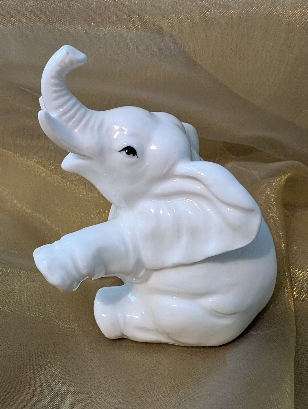 Set of 2 Elephants. White And Grey Both Porcelain - Picture 2 of 11